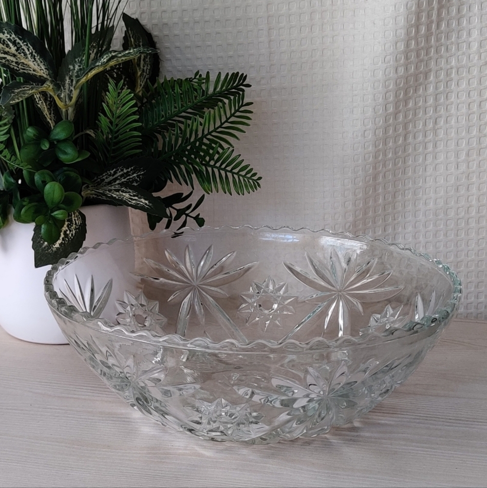 Vintage Starburst Pattern Pressed Cut Clear Glass Bowl